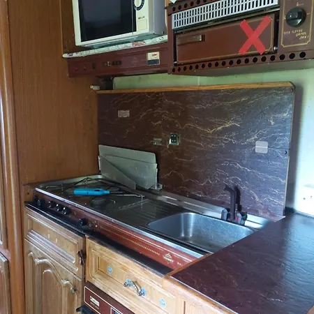 Farm stay Private Basic Caravan