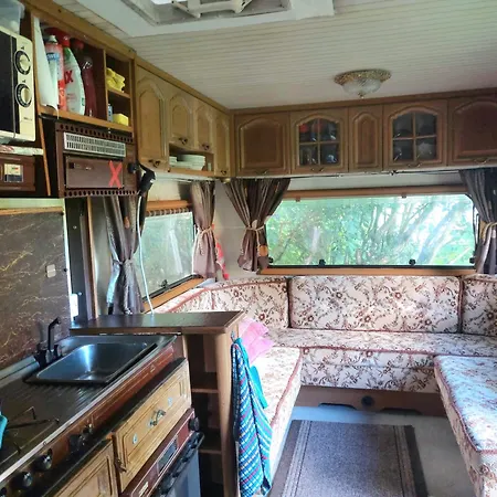 Farm stay Private Basic Caravan *