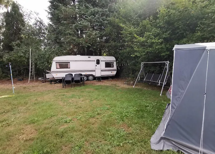 Private Basic Caravan Фермерский дом Saint-Michel-de-Montjoie